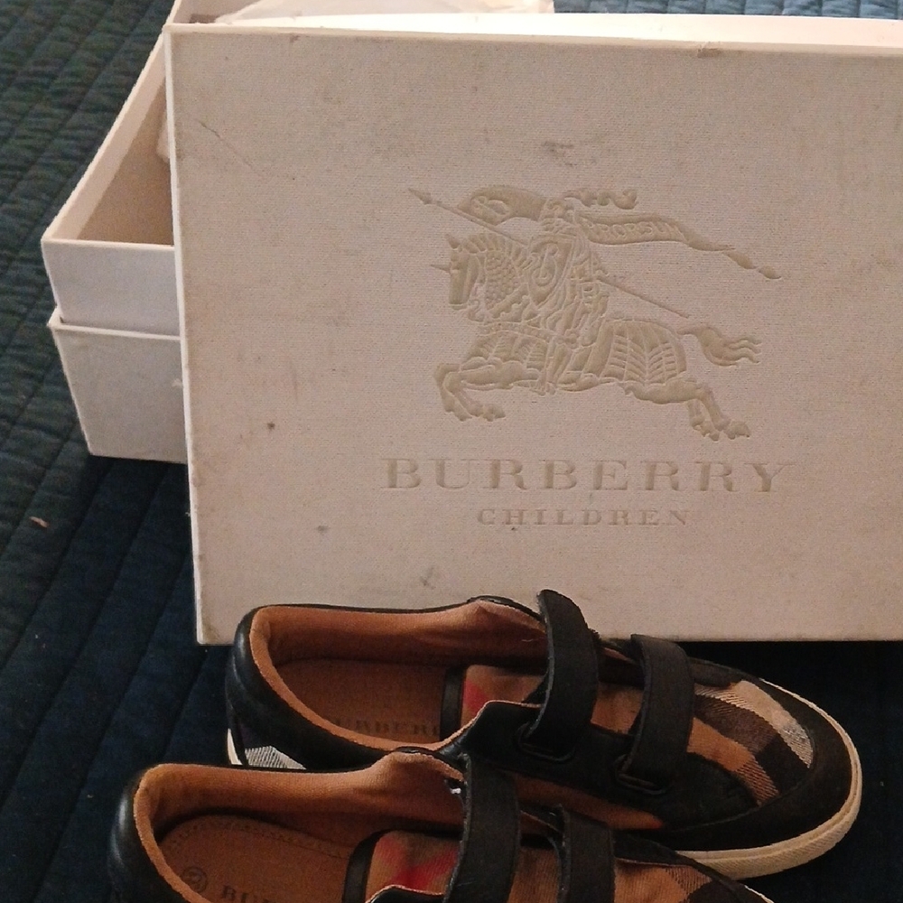 Burberry Kids Leather and Check Velcro Sneakers in Black and Tan - Picture 4 of 11